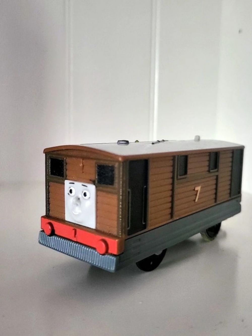 Fisher-Price Thomas & Friends TrackMaster Toby Motorized Engine Brown & Gray